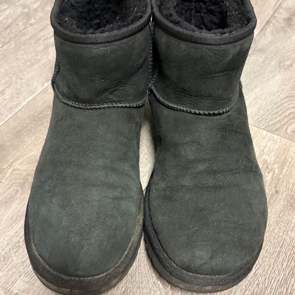 Ugg Women's Black and Grey Boots